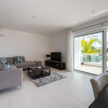 Porto De Mos 85 By Destination Algarve * لاغوس