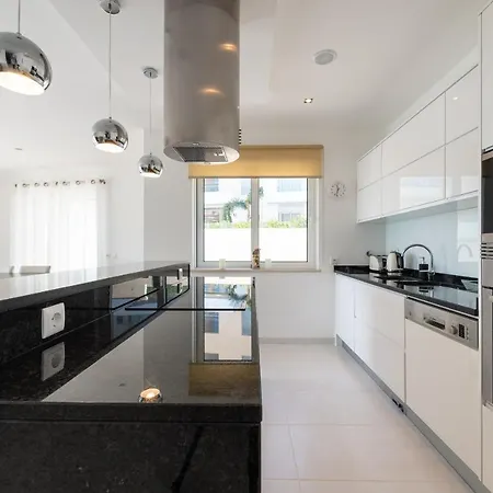 Apartamento Porto De Mós 85 By Destination Algarve Lagos